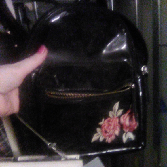 Purses - Picture 5 of 11